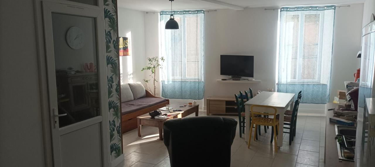Grand T3 Calme Et Lumineux 4-6 Personnes Βίλα Moux Εξωτερικό φωτογραφία